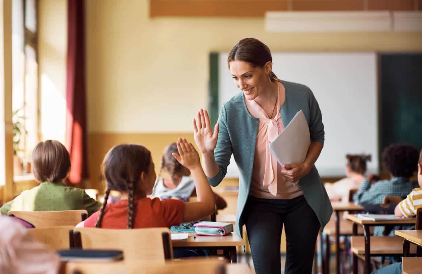 חייבים לתת למורים אופקים חדשים