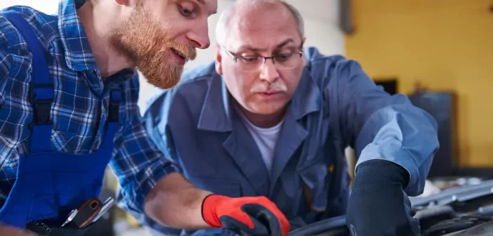 נדלקה לכם נורה ברכב? מתי לרוץ למוסך?