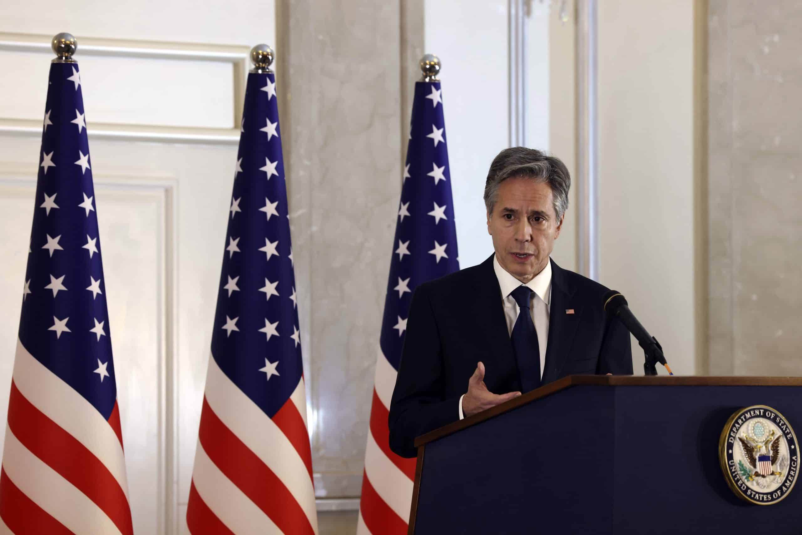 מהחדרים הסגורים – אל מסיבות העיתונאים