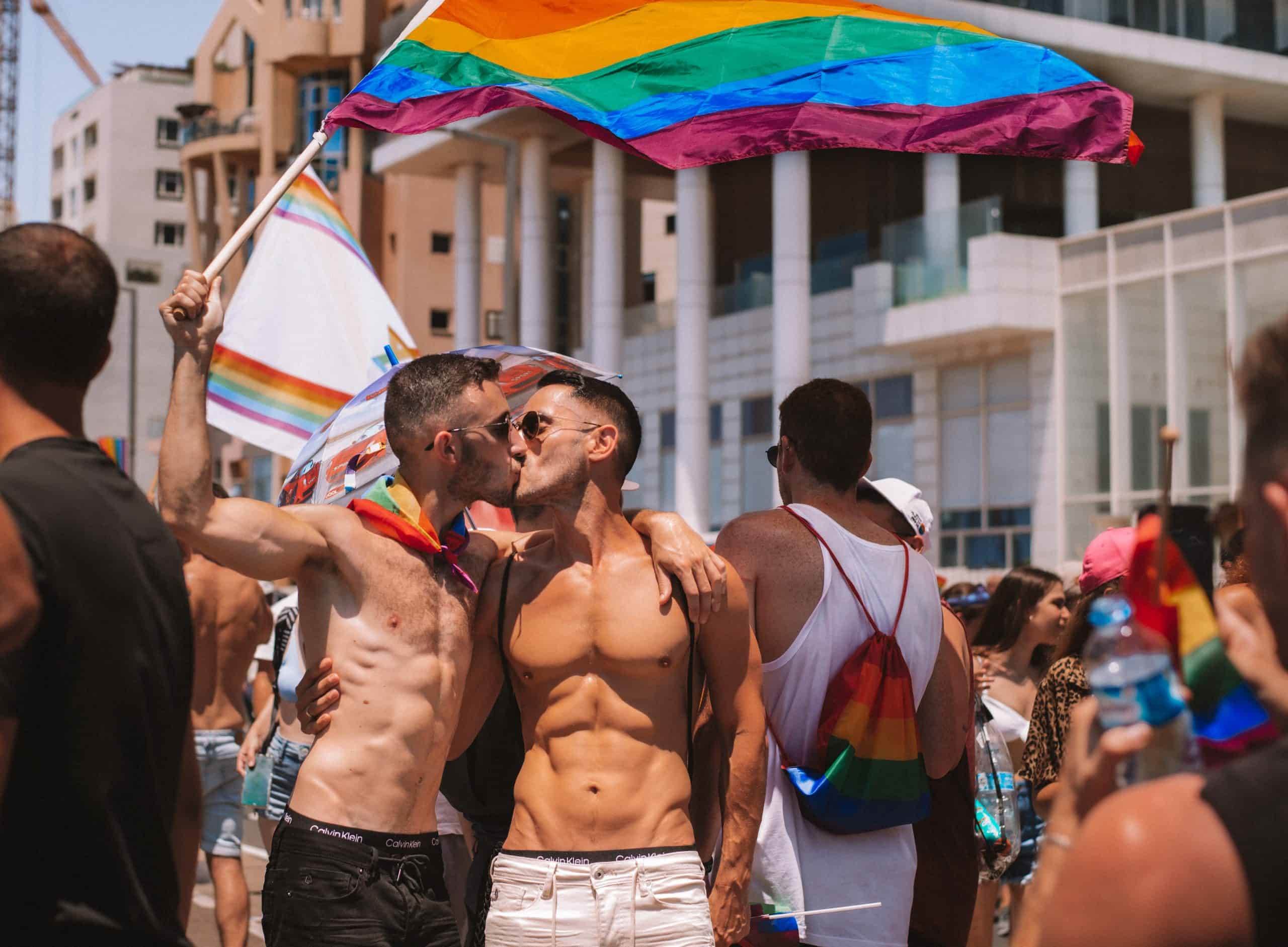 כשפינדרוס פתח את הארון