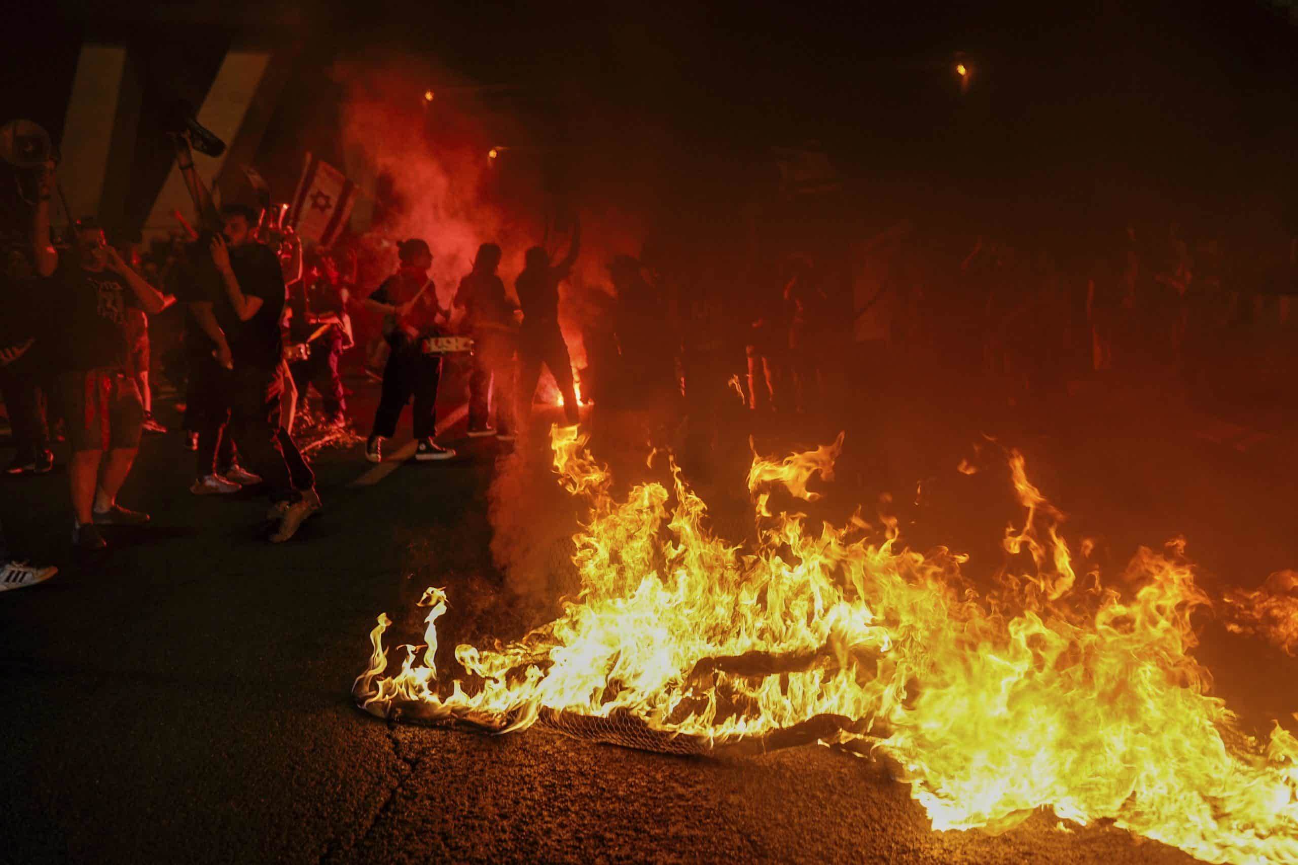 זה או אמריקה או צפון קוריאה