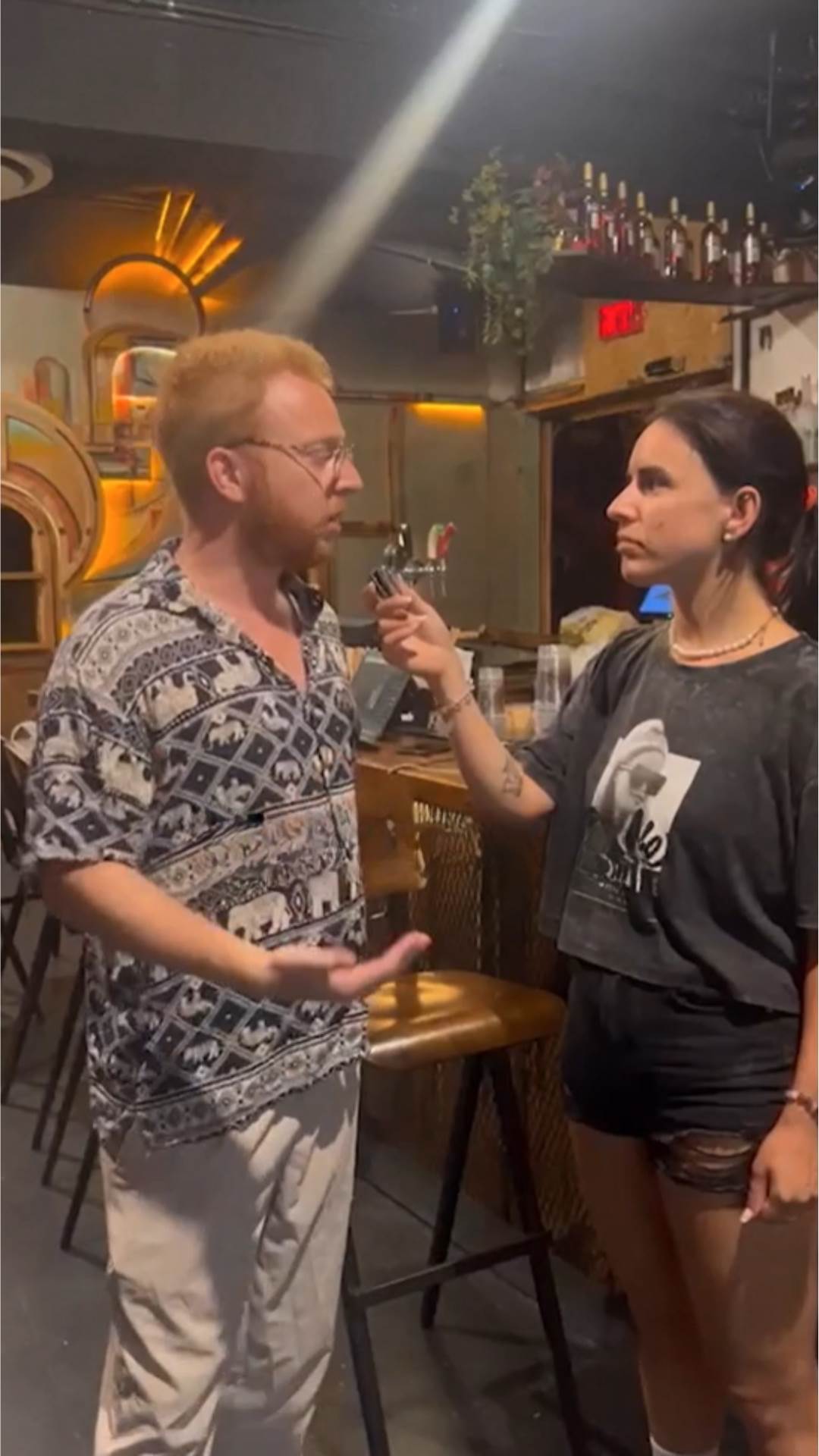 מה עושים במועדון לילה בזמן מלחמה?