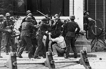 דיכוי המהומות בטיין־אן־מן, 1989 צילום Peter Turnley, Corbis, Getty Images IL